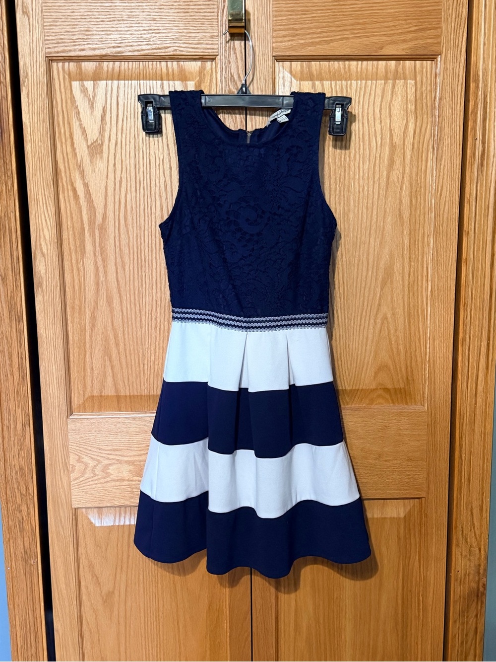 Navy & White Colorblock Dress – Size Small